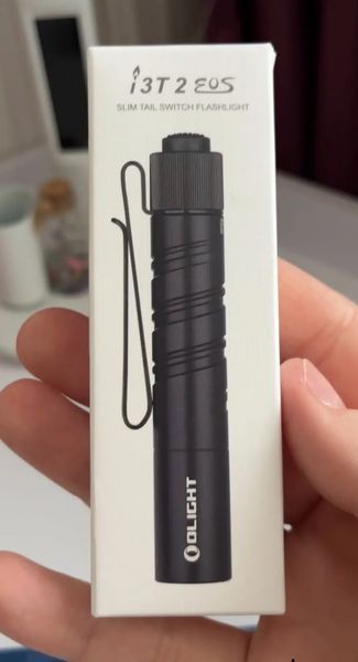 Маленький фонарик Olight i3T 2 EOS