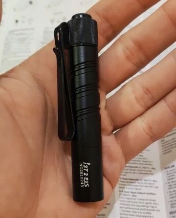Маленький фонарик Olight i3T 2 EOS